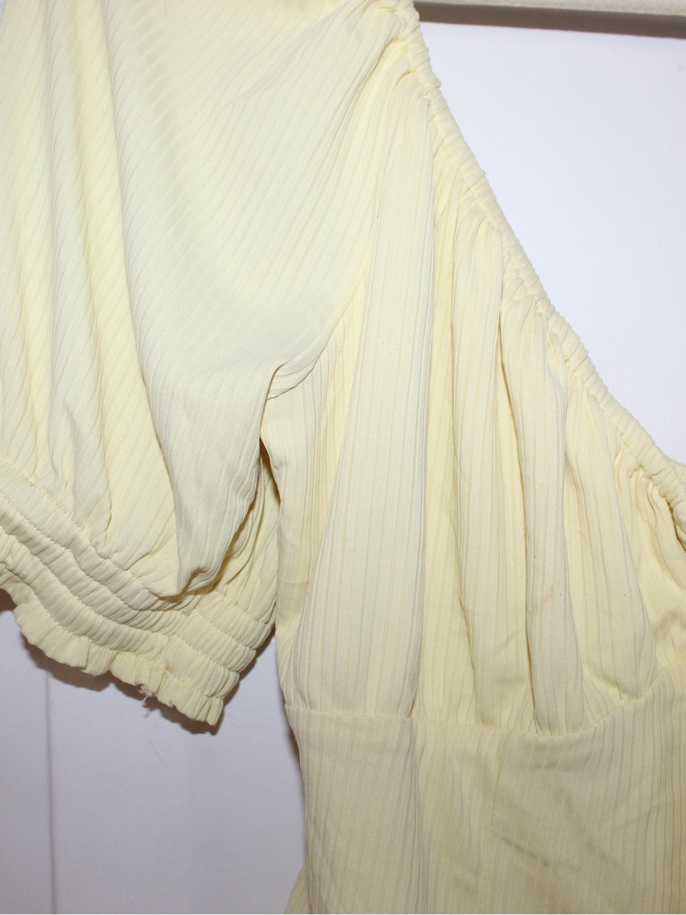 Lovers + Friends Pale Yellow Puff-Sleeve Tie-Front Peasant Top - Picture 3 of 9